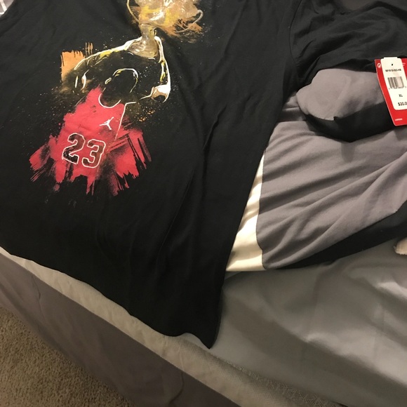 Boys Jordan XL T-shirts - Picture 2 of 7